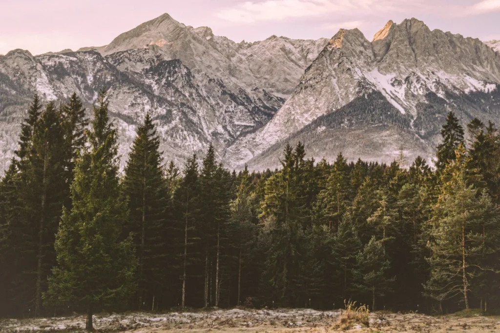 Setting great financial goals should not be too ambitious or too vague